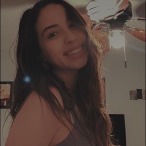 Meet your Posher, Valeria